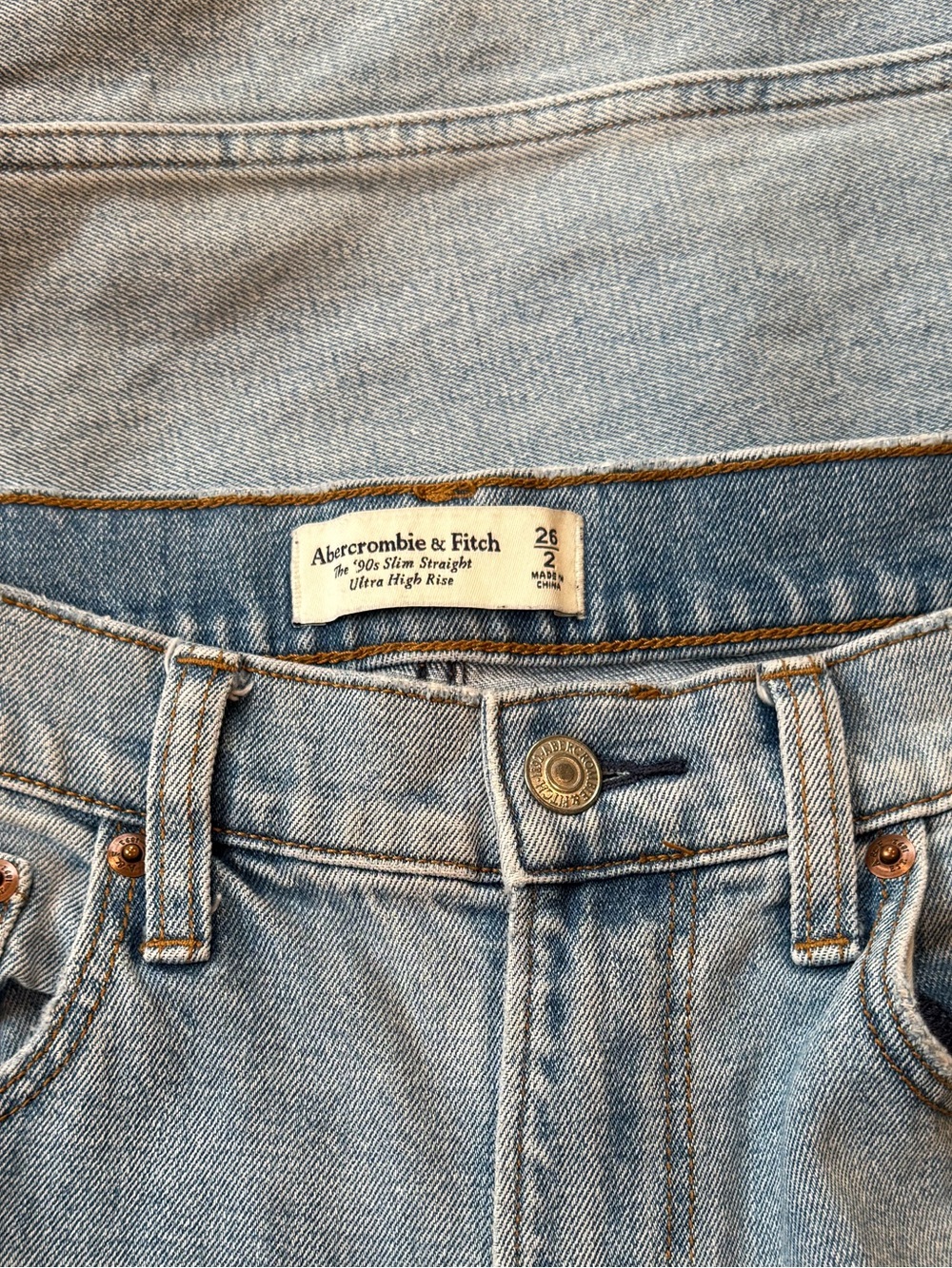 Abercrombie and Fitch “The 90s Slim Straight” Ultra High Rise Light Wash Jeans - Picture 4 of 6